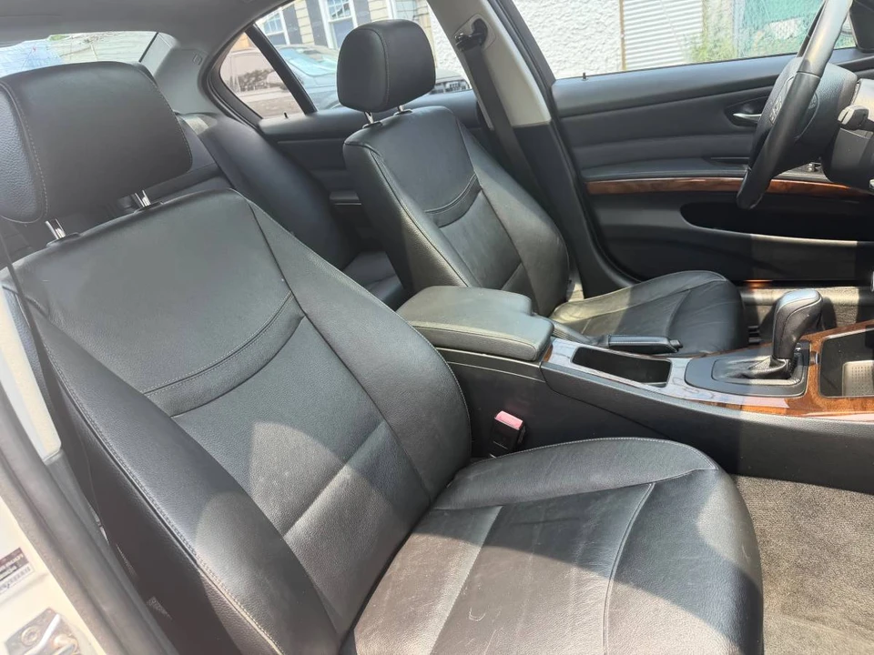 2011 BMW E90 3 Series Sedan - Image 7 of 10
