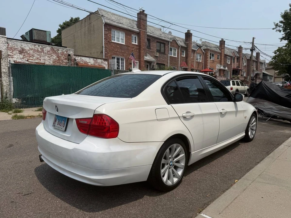 2011 BMW E90 3 Series Sedan - Image 3 of 10