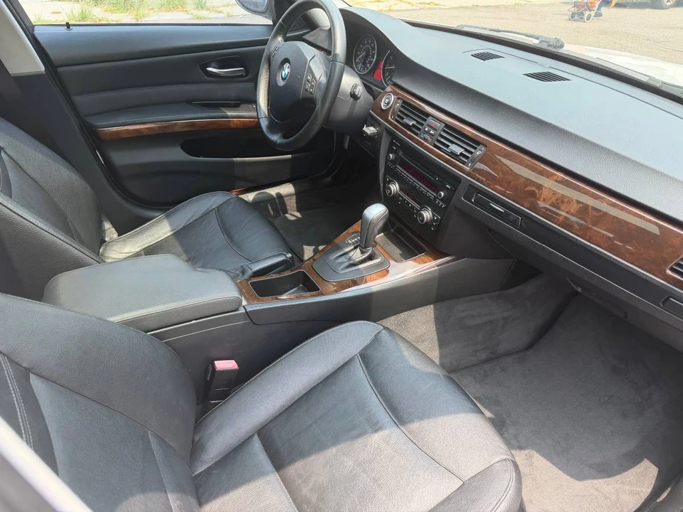 2011 BMW E90 3 Series Sedan - Image 6 of 10