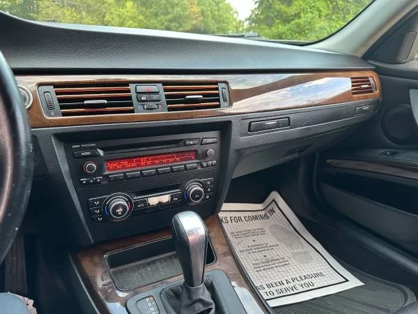 2011 BMW E90 3 Series Sedan - Image 12 of 13