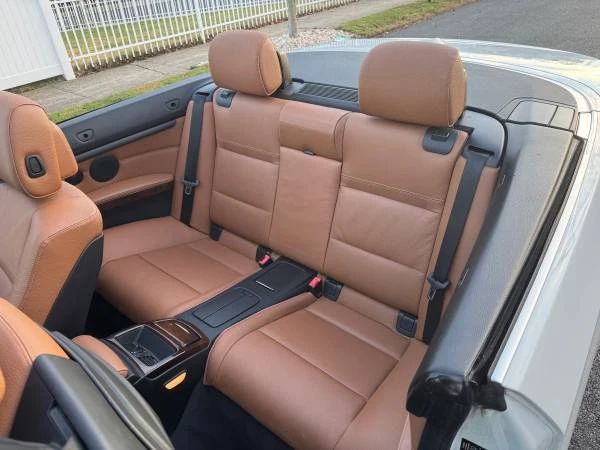 2011 BMW E93 3 Series Convertible - Image 10 of 18