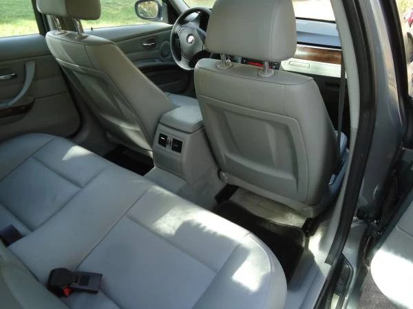 2011 BMW E90 3 Series Sedan - Image 15 of 21