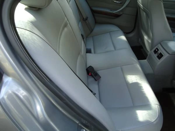 2011 BMW E90 3 Series Sedan - Image 14 of 21
