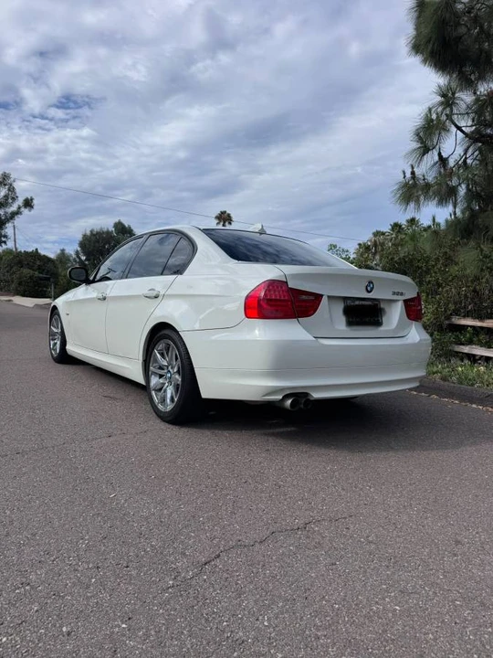 2011 BMW E90 3 Series Sedan - Image 6 of 10