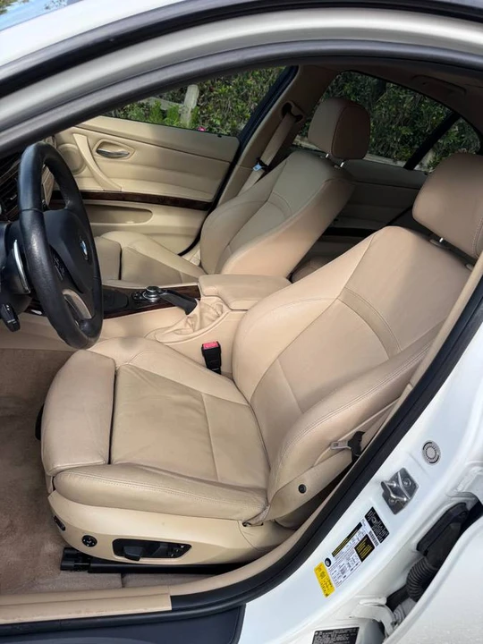 2011 BMW E90 3 Series Sedan - Image 8 of 10