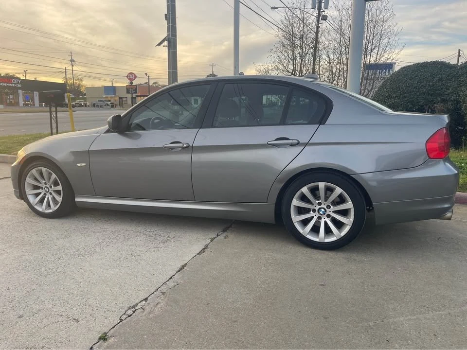 2011 BMW E90 3 Series Sedan - Image 3 of 16