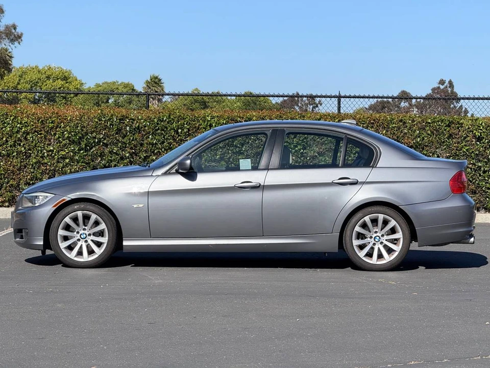 2011 BMW E90 3 Series Sedan - Image 6 of 13