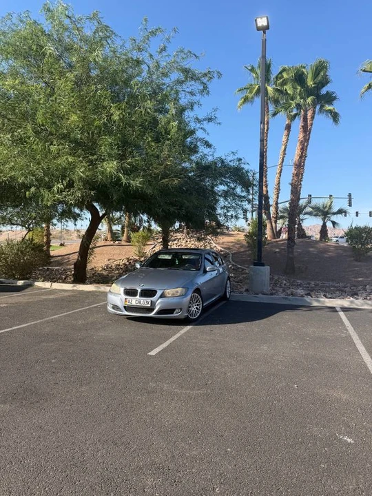 2011 BMW E90 3 Series Sedan - Image 6 of 8