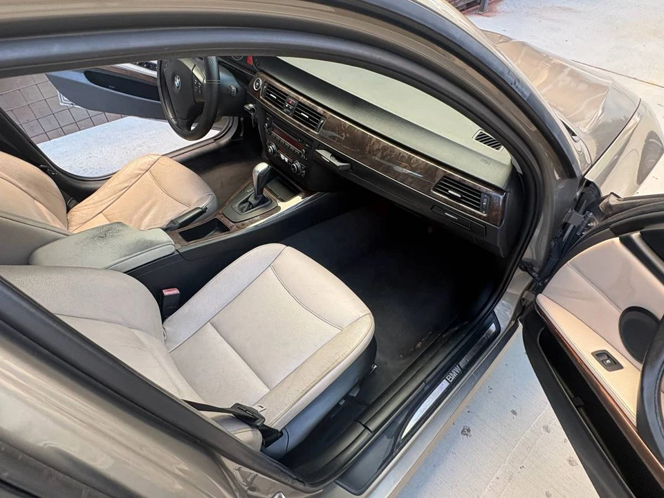 2011 BMW E90 3 Series Sedan - Image 10 of 12