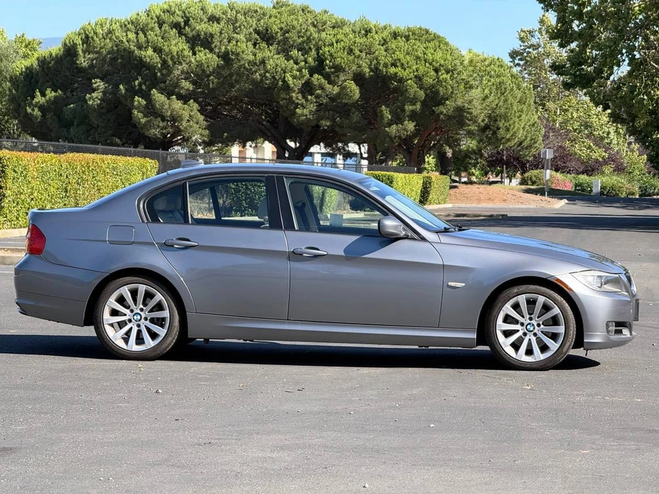 2011 BMW E90 3 Series Sedan - Image 3 of 13