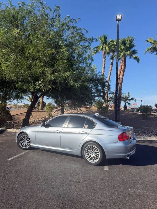 2011 BMW E90 3 Series Sedan - Image 8 of 8