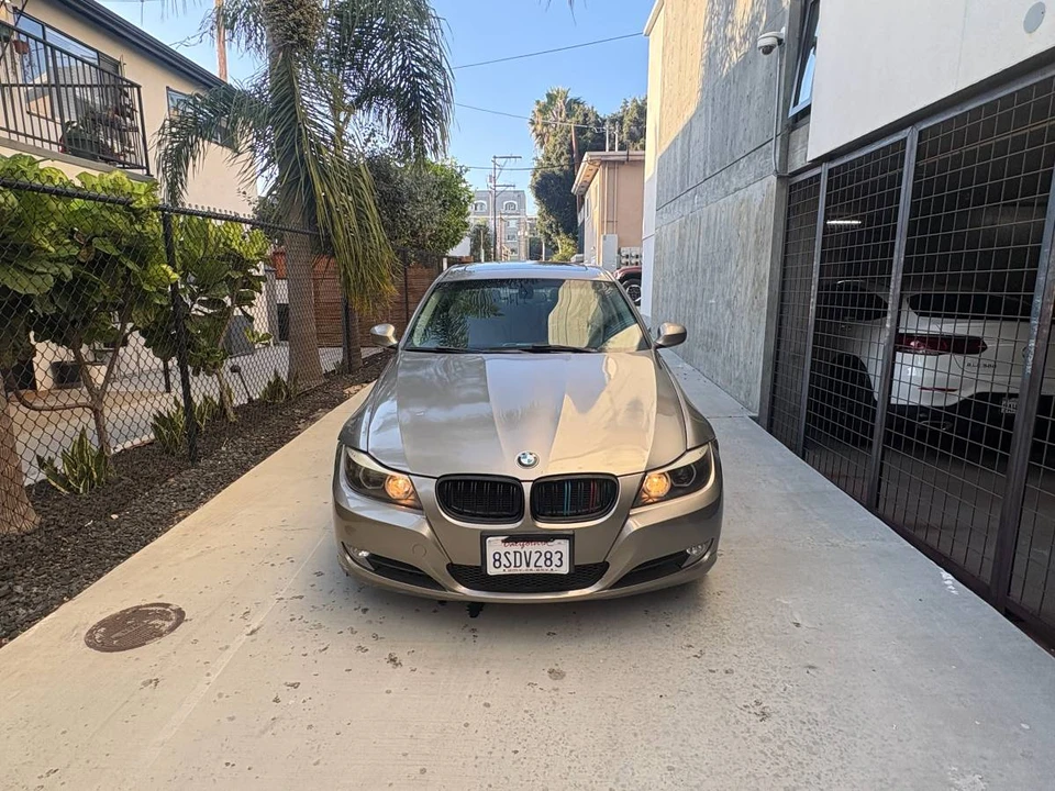 2011 BMW E90 3 Series Sedan - Image 4 of 12