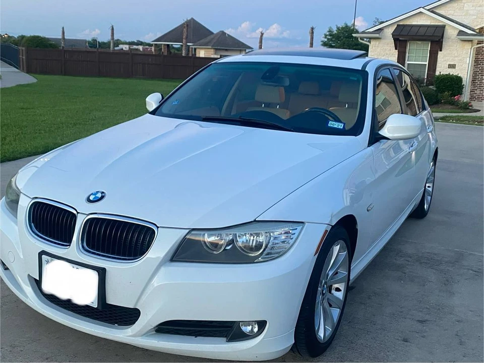 2011 BMW E90 3 Series Sedan - Image 2 of 10