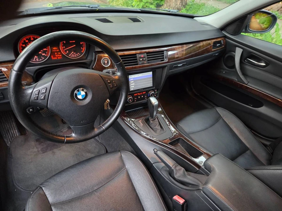 2011 BMW E90 3 Series Sedan - Image 5 of 8