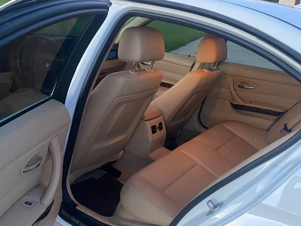 2011 BMW E90 3 Series Sedan - Image 5 of 10