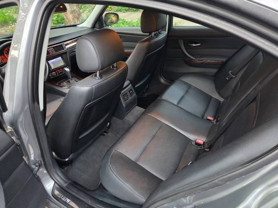 2011 BMW E90 3 Series Sedan - Image 6 of 8