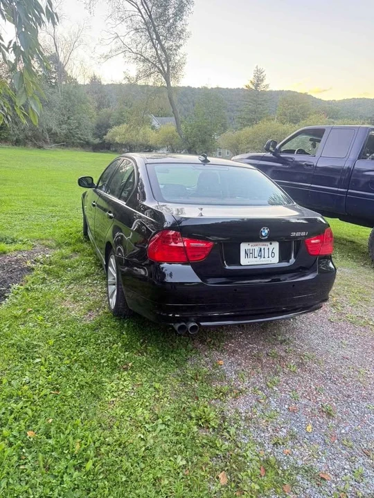 2011 BMW E90 3 Series Sedan - Image 3 of 5