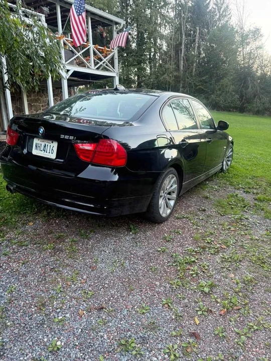 2011 BMW E90 3 Series Sedan - Image 2 of 5