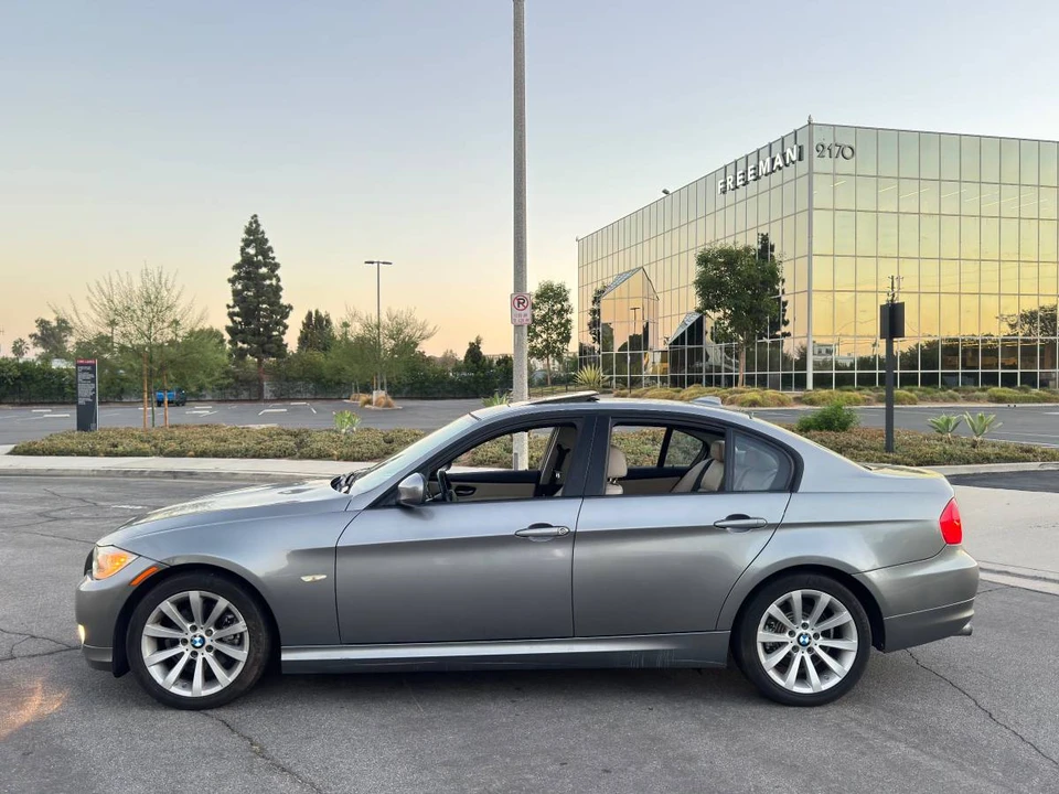 2011 BMW E90 3 Series Sedan - Image 2 of 17