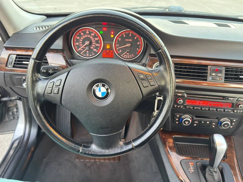 2011 BMW E90 3 Series Sedan - Image 15 of 17