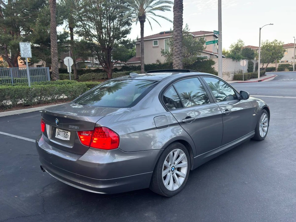 2011 BMW E90 3 Series Sedan - Image 3 of 8