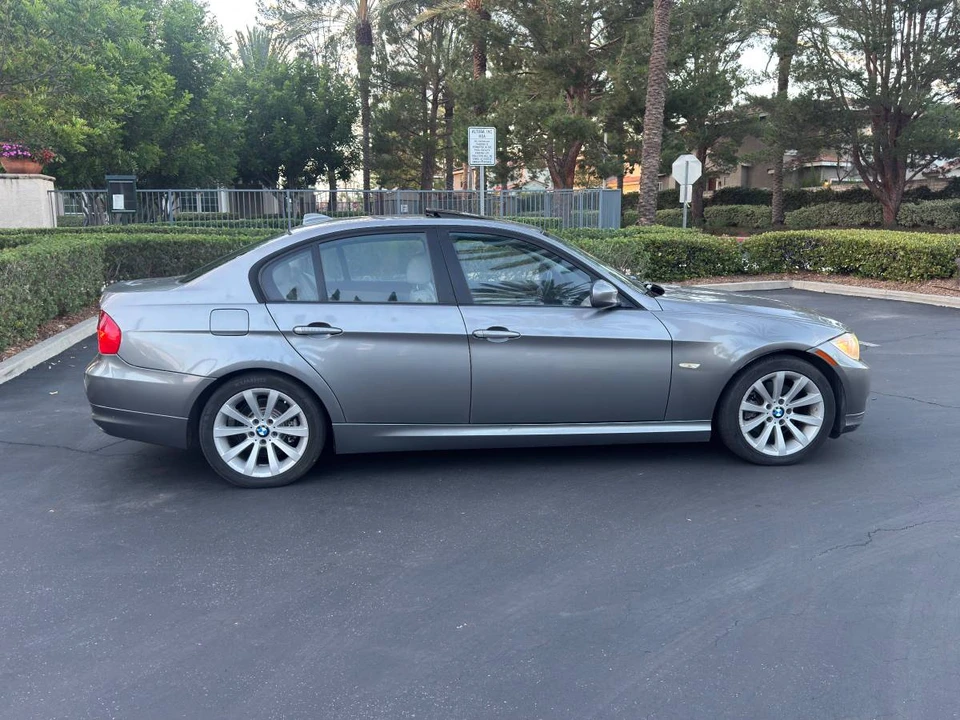 2011 BMW E90 3 Series Sedan - Image 2 of 8