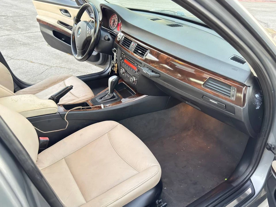 2011 BMW E90 3 Series Sedan - Image 12 of 17