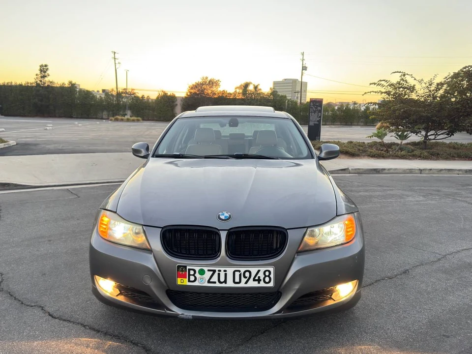 2011 BMW E90 3 Series Sedan - Image 7 of 17