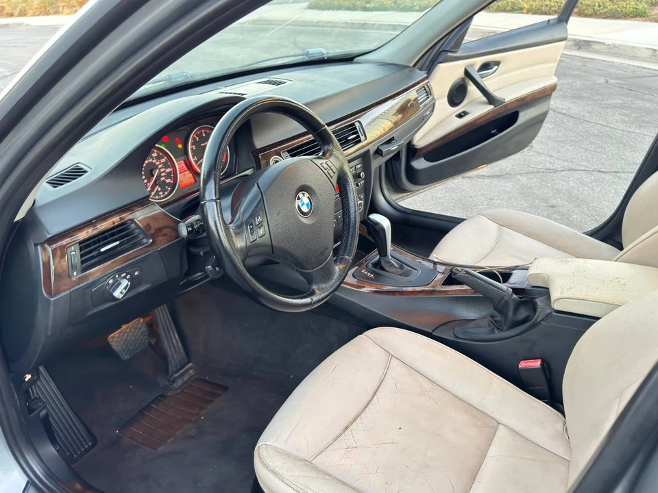 2011 BMW E90 3 Series Sedan - Image 8 of 17