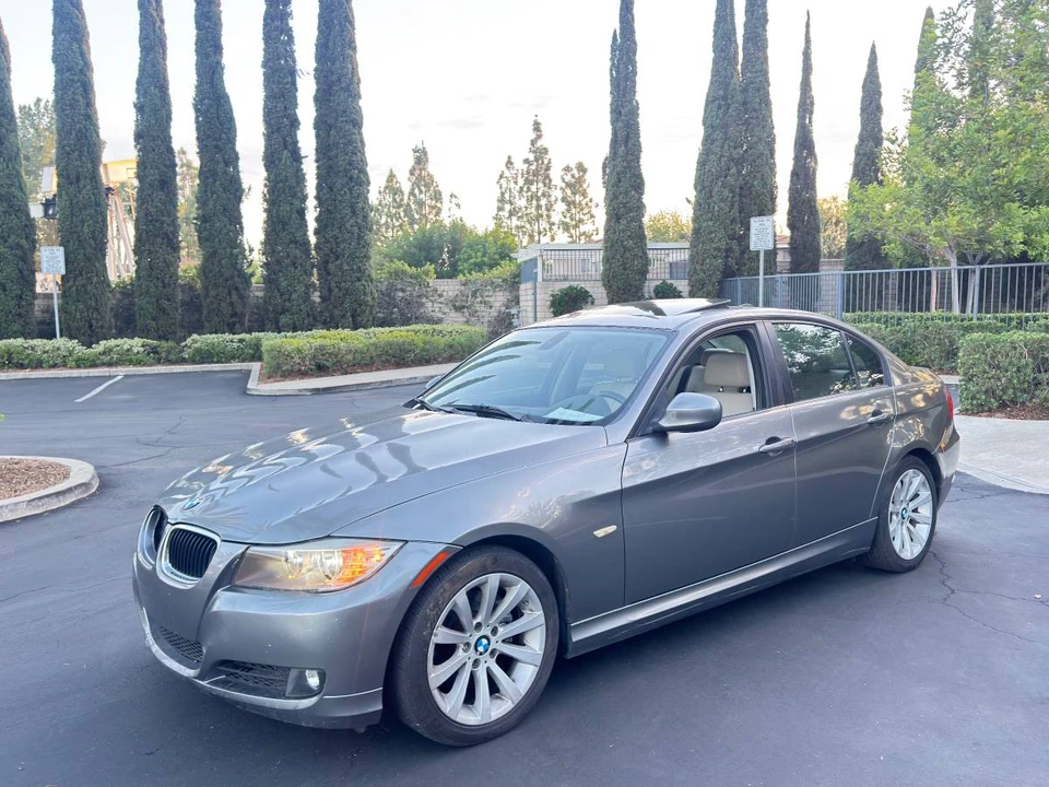 2011 BMW E90 3 Series Sedan - Image 6 of 8