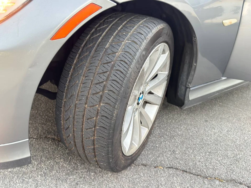 2011 BMW E90 3 Series Sedan - Image 16 of 17