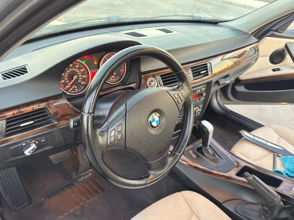 2011 BMW E90 3 Series Sedan - Image 13 of 17