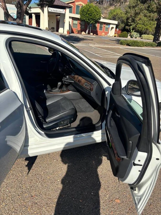 2011 BMW E90 3 Series Sedan - Image 7 of 14
