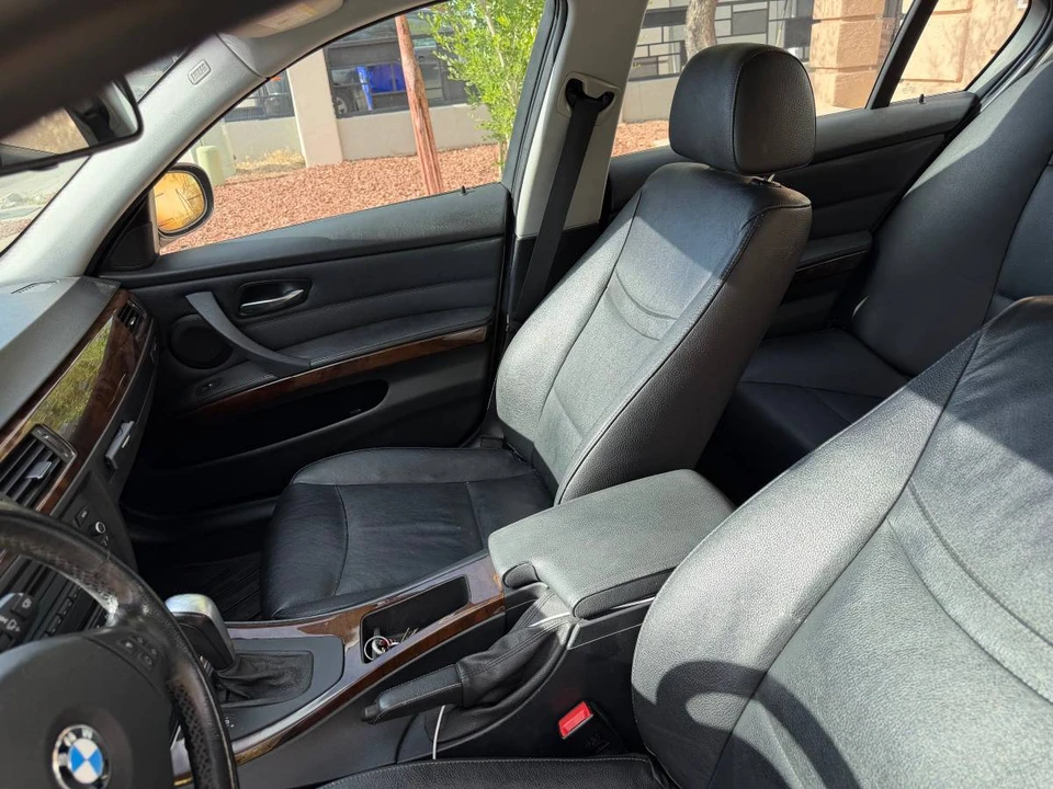 2011 BMW E90 3 Series Sedan - Image 7 of 10