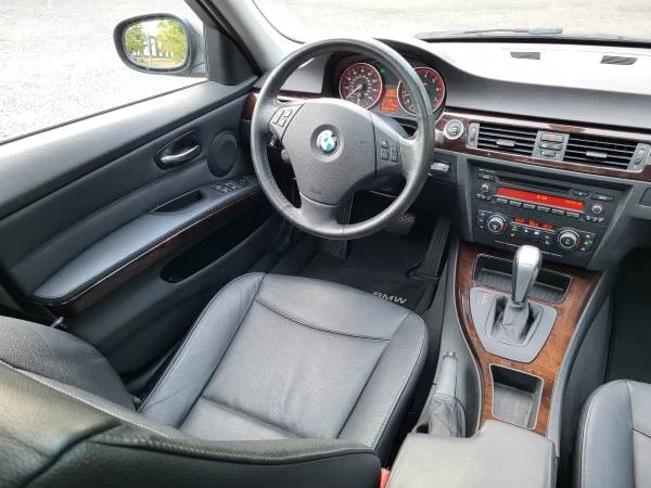 2011 BMW E90 3 Series Sedan - Image 16 of 21