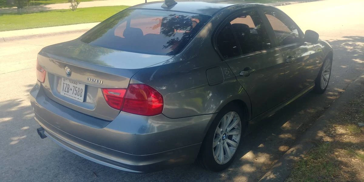 2011 BMW E90 3 Series Sedan - Image 6 of 10