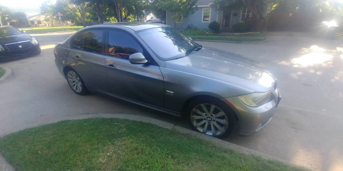 2011 BMW E90 3 Series Sedan - Image 9 of 10