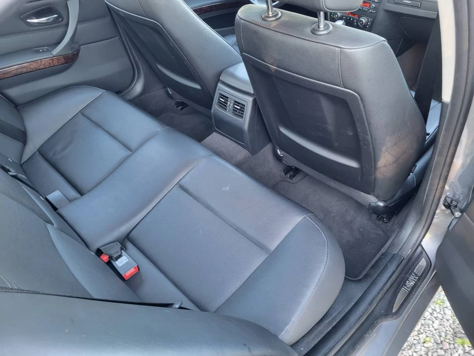2011 BMW E90 3 Series Sedan - Image 20 of 23
