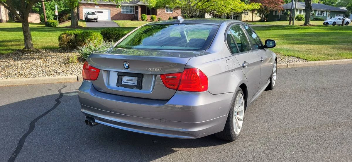 2011 BMW E90 3 Series Sedan - Image 4 of 23