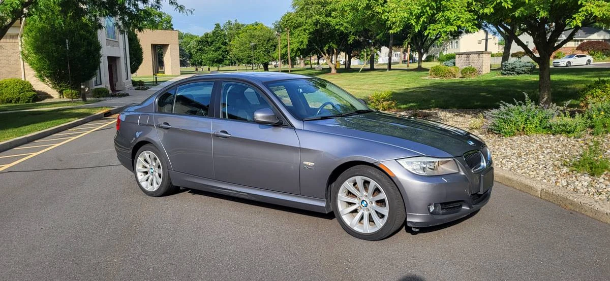 2011 BMW E90 3 Series Sedan - Image 2 of 23