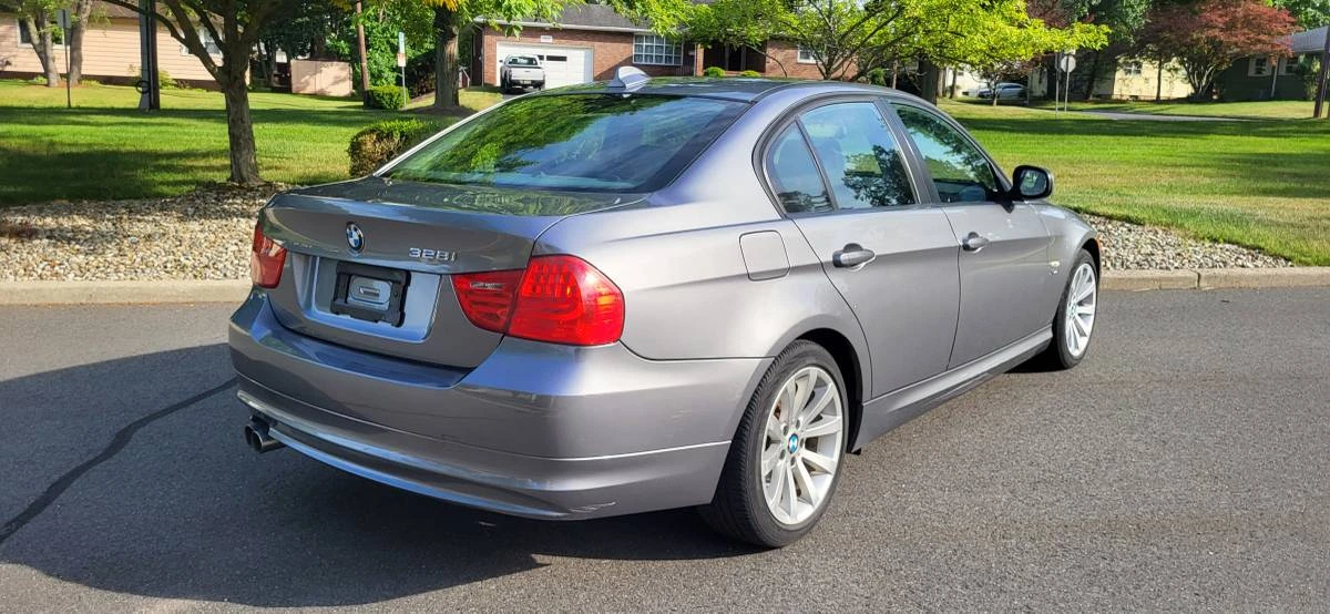 2011 BMW E90 3 Series Sedan - Image 3 of 23