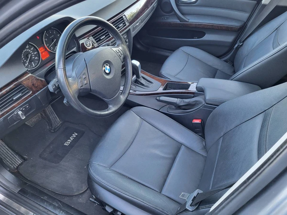 2011 BMW E90 3 Series Sedan - Image 16 of 23