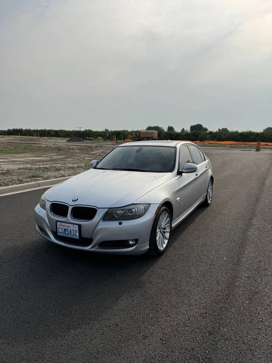 2011 BMW E90 3 Series Sedan - Image 2 of 9