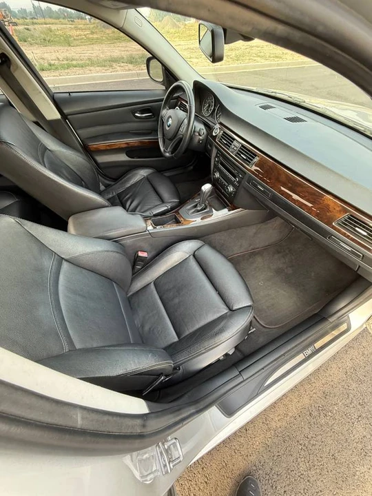2011 BMW E90 3 Series Sedan - Image 8 of 9