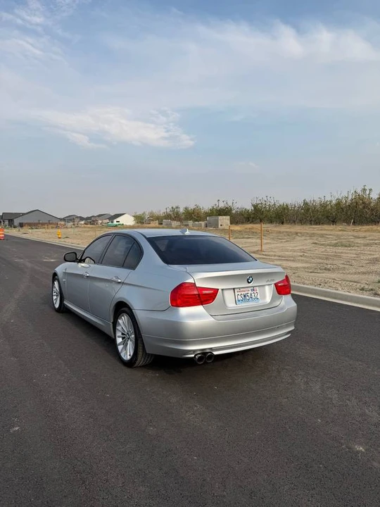 2011 BMW E90 3 Series Sedan - Image 3 of 9