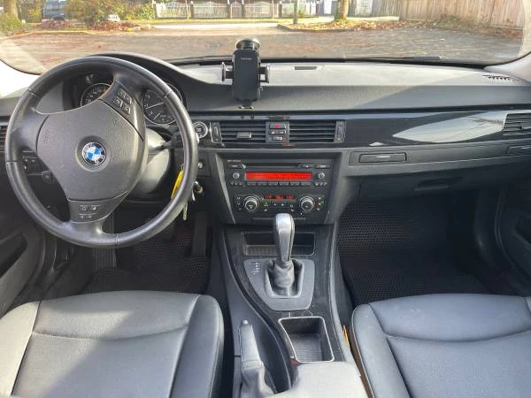 2011 BMW E90 3 Series Sedan - Image 10 of 15