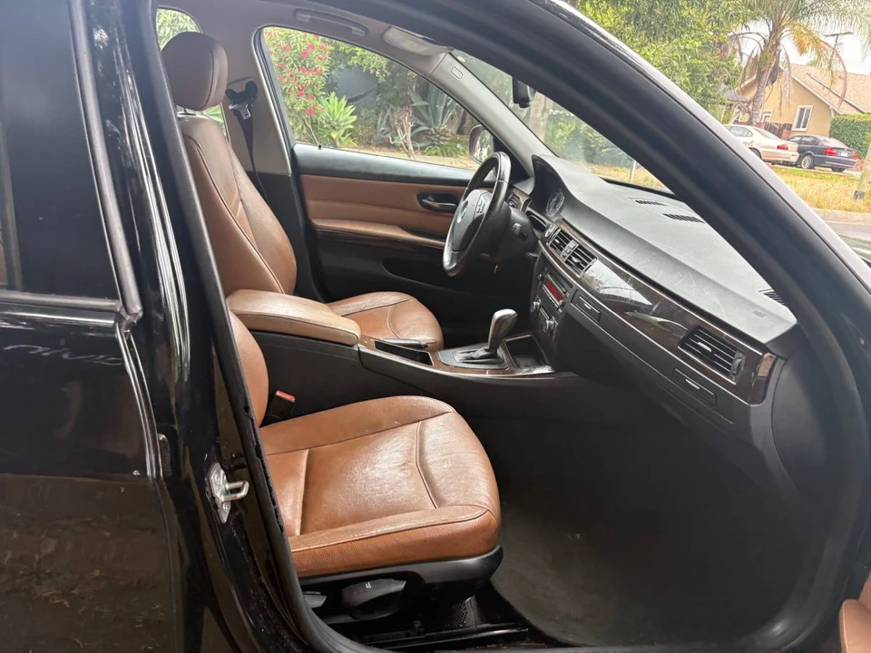 2011 BMW E90 3 Series Sedan - Image 4 of 9