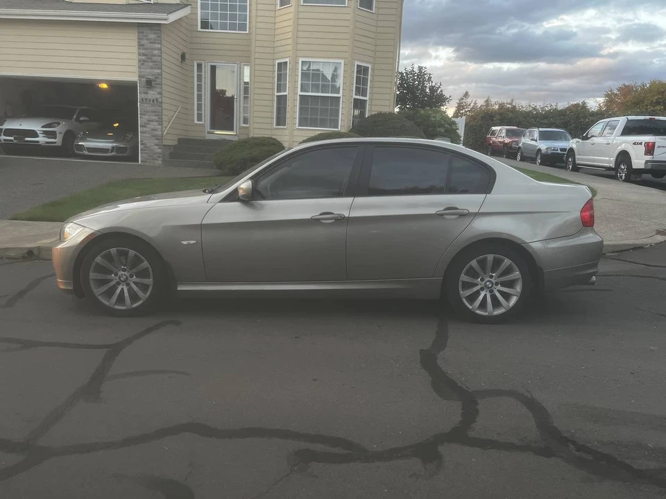 2011 BMW E90 3 Series Sedan - Image 3 of 5