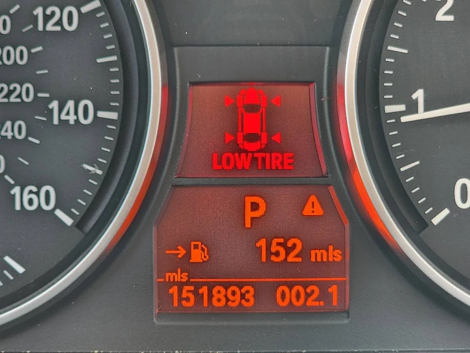 2011 BMW E90 3 Series Sedan - Image 19 of 24