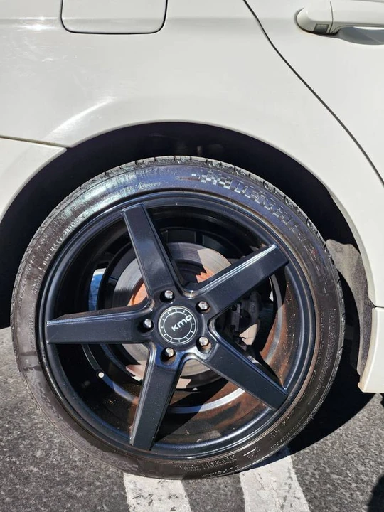 2011 BMW E90 3 Series Sedan - Image 15 of 24